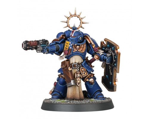 Warhammer 40,000 Lieutenant with Storm Shield